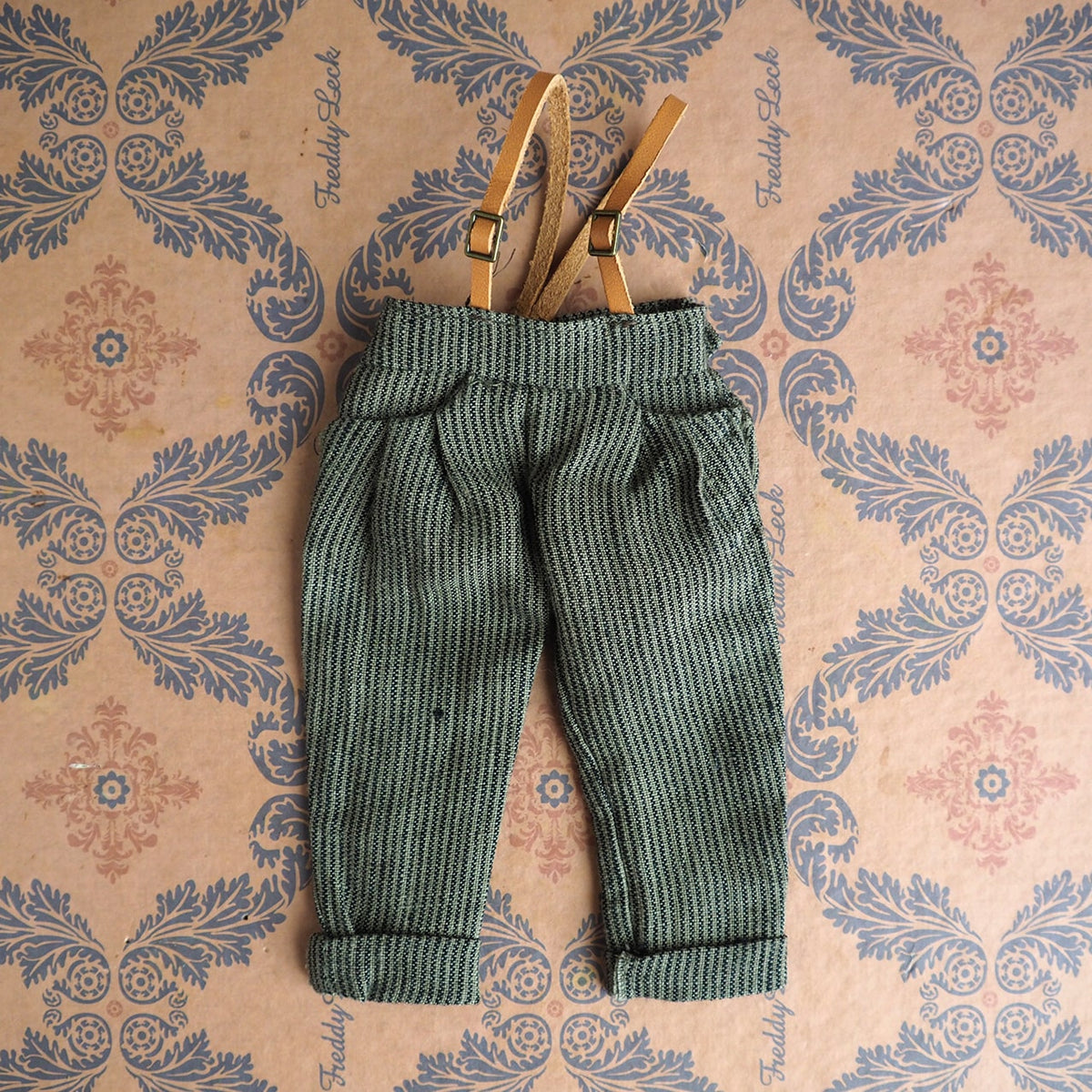 サスペンダー付きワイドパンツ[Suspended wide pants] – Dolis