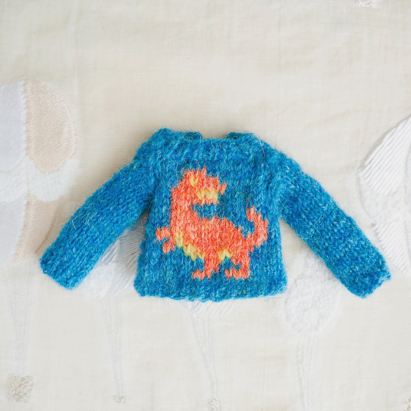 手編みセーター大きいサイズ　恐竜編込み